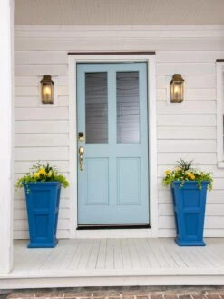 Fairfield Self-Watering Tall Patio Planters, 28” -Gardener's supply company 39 342 081 tif