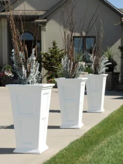 Fairfield Self-Watering Tall Patio Planters, 28” -Gardener's supply company 39 342 106V tif