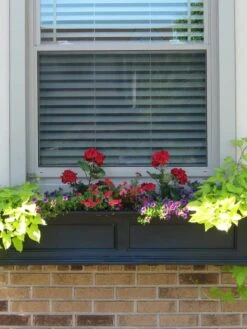 Fairfield Self-Watering Window Box, 4’ 12 Fairfield Self-Watering Window Box, 4’ -Gardener's supply company 39345 07V tif