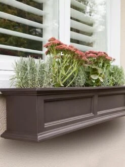 Fairfield Self-Watering Window Box, 4’ 13 Fairfield Self-Watering Window Box, 4’ -Gardener's supply company 39345 09V tif 1