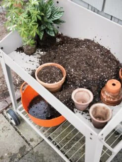 Demeter Potting Bench -Gardener's supply company 8594007 0650 tif