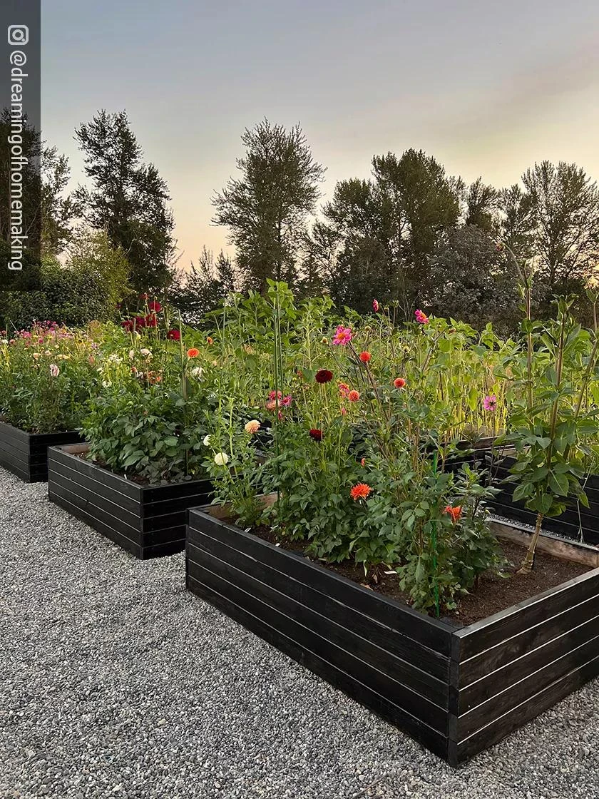 Gardener’s Exterior Wood Stain, 1 Quart 4 Gardener’s Exterior Wood Stain, 1 Quart - Image 2