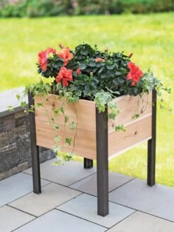 Self-Watering Insert For 2’ X 2’ Planter -Gardener's supply company 8597991 1022 tif
